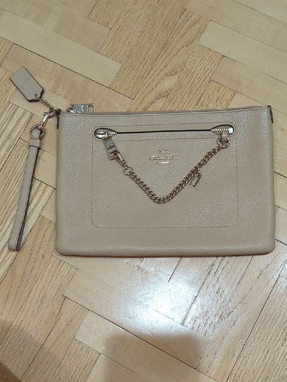 Coach Neutral Beige Pebbled Leather Wristlet with Gold Chain